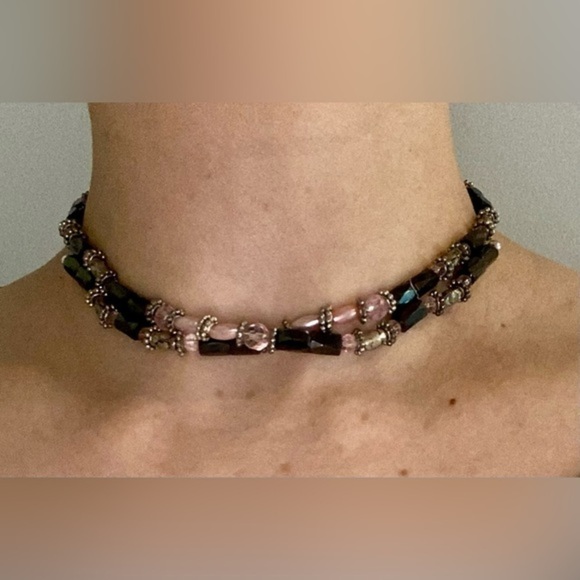 2 for 30$ Women’s 2 in 1 magnetic necklace & bracelet purple shades - Picture 3 of 9